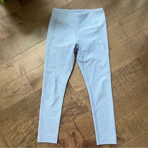 Outdoor voices Athletic leggings size small periwinkle ankle length.